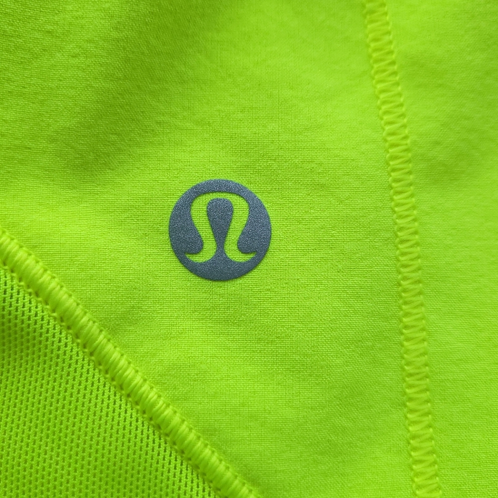 🍋Like New Lululemon Hotty Hot Short II *Long 4" - Picture 9 of 11